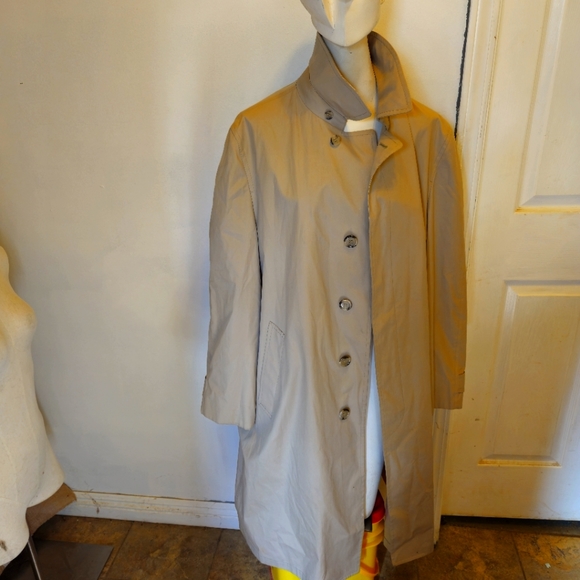 London Fog All Weather Maincoat Sz 42 long
